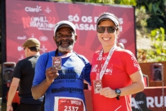 9-Ultramaratonista-Delino-Tome-e-a-jornalista-Jannaina-Vaz-de-Teresopolis