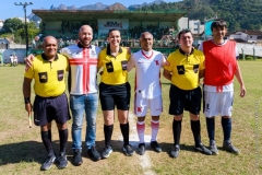Prefeito-Vinicius-Claussen-e-senador-Romario-com-equipe-de-arbitragem