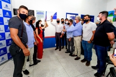 Prefeito-Vinicius-Claussen-descerra-placa-de-reinauburacao-do-CMEIA-Mariana-Martuchelli