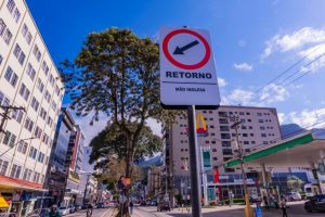 Prefeitura amplia espaço e muda para mão inglesa o sentido de retorno em trecho da Avenida Feliciano Sodré, na Reta