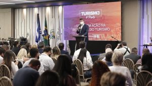 Secretário estadual de Turismo Gustavo Tutuca na abertura do Fórum Regional de Turismo_crédito Ascom Setur-RJ