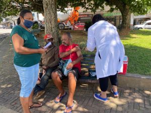 Consultório na Rua faz vacinação contra a Covid-19, em São Pedro