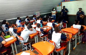Atividade da Ronda Escolar com alunos da Escola Municipal Manoel Medeiros